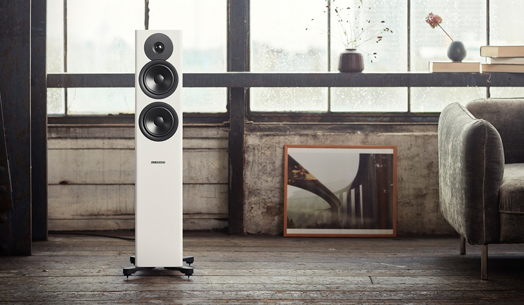 Dynaudio-Evoke-30-white---Lifestyle_1200x628px